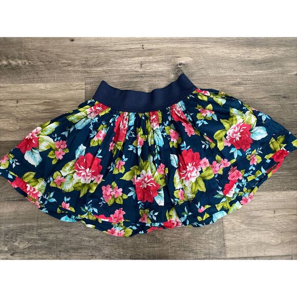 Girls Abercrombie And Fitch Navy Floral Mini Skirt Size XS - Picture 1 of 3